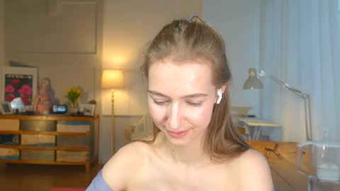 Snapshot of solar_bella chatting on 30, 1, 2025 Bella online show from 30, 1, 2025