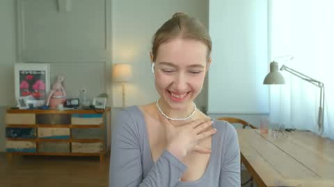 Snapshot of solar_bella chatting on 9, 2, 2025 Bella online show from 9, 2, 2025