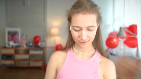 Snapshot of solar_bella chatting on 17, 2, 2025 Bella online show from 17, 2, 2025