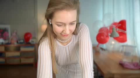 Snapshot of solar_bella chatting on 17, 2, 2025 Bella online show from 17, 2, 2025