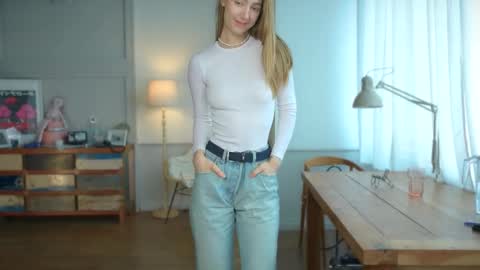 Snapshot of solar_bella chatting on 24, 2, 2025 Bella online show from 24, 2, 2025