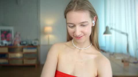 Snapshot of solar_bella chatting on 24, 2, 2025 Bella online show from 24, 2, 2025