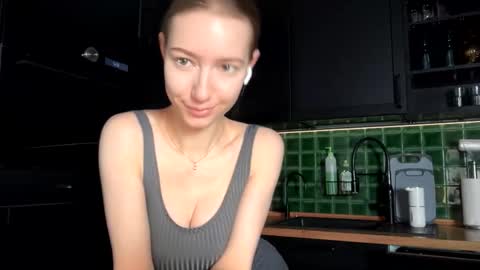 Bella online show from 22, 2, 2026