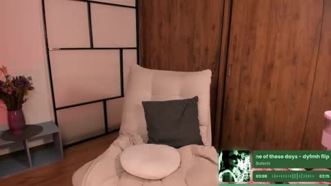 saraIG Solosara8 online show from 3, 2, 2026