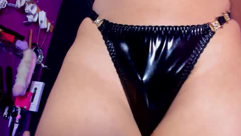 Snapshot of sommer_alexa chatting on 28, 11, 2025 Alexa online show from 28, 11, 2025