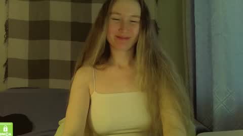 Snapshot of song_to_the_siren chatting on 14, 12, 2024 Mary online show from 14, 12, 2024