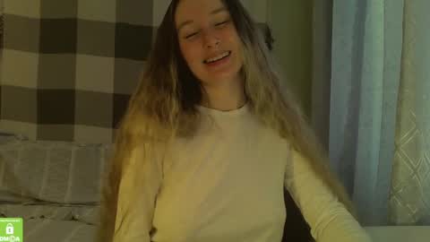 Snapshot of song_to_the_siren chatting on 11, 1, 2025 Mary online show from 11, 1, 2025