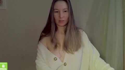 Snapshot of song_to_the_siren chatting on 14, 12, 2025 Mary online show from 14, 12, 2025