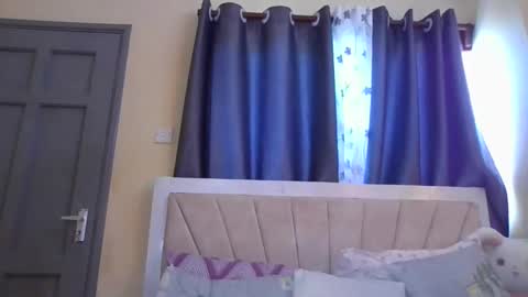 Snapshot of sonia546030 chatting on 4, 4, 2026 librron online show from 4, 4, 2026