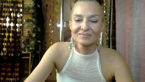 Snapshot of soniadance chatting on 4, 7, 2026 Sonia online show from 4, 7, 2026