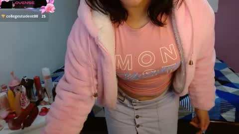 Snapshot of sonialatin69 chatting on 7, 2, 2025 sonialatin69 online show from 7, 2, 2025