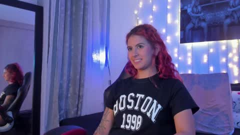 Snapshot of sophi_01 chatting on 26, 12, 2024 sophie online show from 26, 12, 2024