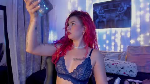 Snapshot of sophi_01 chatting on 8, 2, 2025 sophie online show from 8, 2, 2025