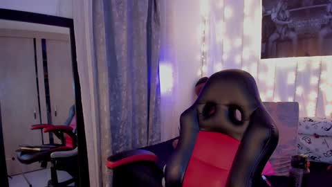 Snapshot of sophi_01 chatting on 10, 2, 2025 sophie online show from 10, 2, 2025