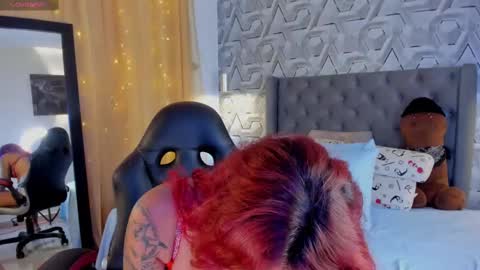 Snapshot of sophi_01 chatting on 24, 9, 2025 sophie online show from 24, 9, 2025