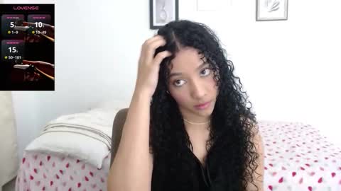 Snapshot of sophi_baby chatting on 18, 9, 2025 Sophi baby online show from 18, 9, 2025
