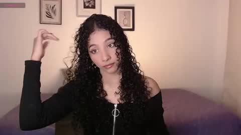 Snapshot of sophi_baby chatting on 13, 10, 2025 Sophi baby online show from 13, 10, 2025