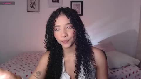 Snapshot of sophi_baby chatting on 19, 10, 2025 Sophi baby online show from 19, 10, 2025