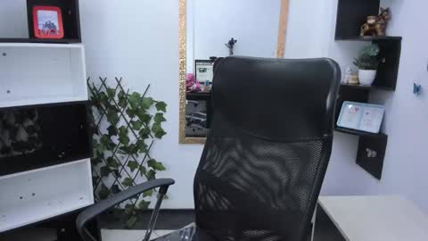 sophi_hardd online show from 6, 2, 2026