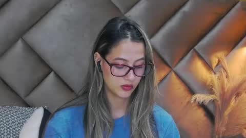 Snapshot of sophia_loreenn chatting on 7, 10, 2025 Sofia online show from 7, 10, 2025