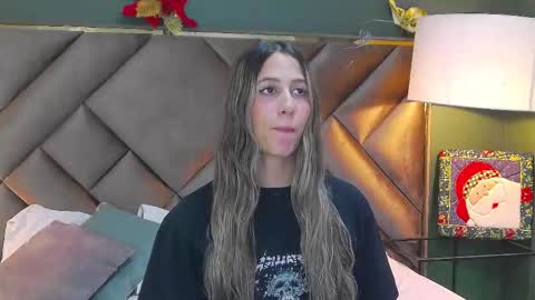 Snapshot of sophia_loreenn chatting on 29, 11, 2025 Sofia online show from 29, 11, 2025