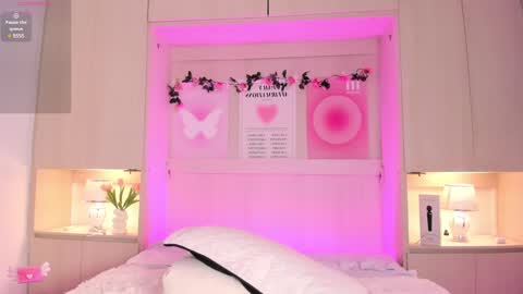  S O P H I A  online show from 4, 2, 2025