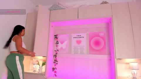  S O P H I A  online show from 7, 2, 2025