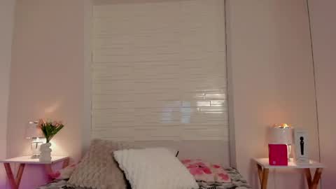 Snapshot of sophia_stonne chatting on 6, 5, 2026 S O P H I A online show from 6, 5, 2026