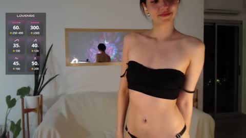 Snapshot of sophia_whispers chatting on 28, 11, 2025 Sophia online show from 28, 11, 2025