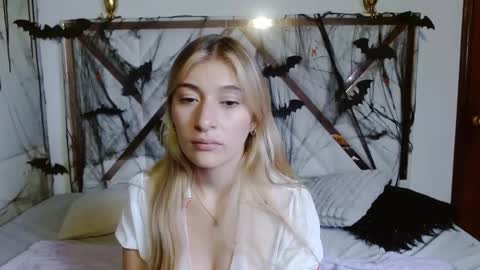 Snapshot of sophiaalee chatting on 24, 10, 2025 SophiaLee online show from 24, 10, 2025