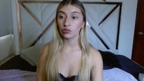 SophiaLee online show from 15, 12, 2025