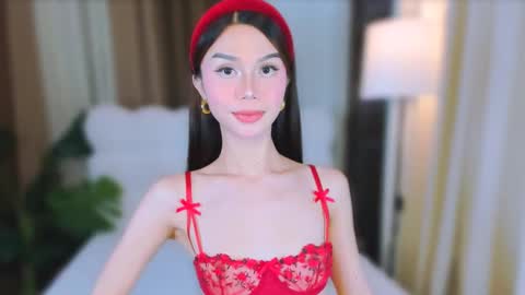sophiaarmani online show from 10, 3, 2025