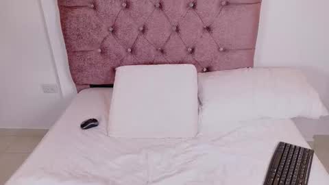 Snapshot of sophiacutteee chatting on 20, 11, 2025 Sophia online show from 20, 11, 2025