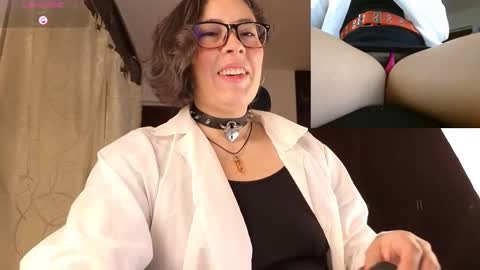 Snapshot of sophiadumont chatting on 24, 10, 2025 Sophia online show from 24, 10, 2025