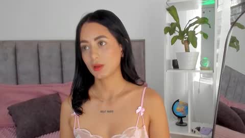 Snapshot of sophie_001 chatting on 12, 9, 2025 Sophie online show from 12, 9, 2025