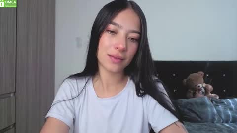 Snapshot of sophie_bbs chatting on 1, 10, 2025 Sophie online show from 1, 10, 2025