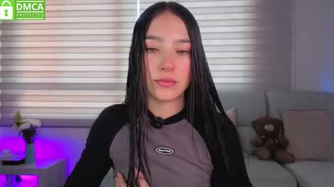 Snapshot of sophie_bbs chatting on 1, 12, 2025 Sophie online show from 1, 12, 2025