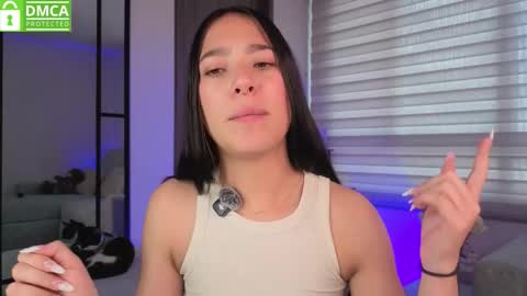 Snapshot of sophie_bbs chatting on 13, 12, 2025 Sophie online show from 13, 12, 2025