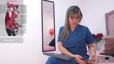 Snapshot of sophie_benett chatting on 10, 9, 2025 Sophie online show from 10, 9, 2025