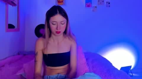 Snapshot of sophie_collins13 chatting on 30, 11, 2025 Sophie online show from 30, 11, 2025