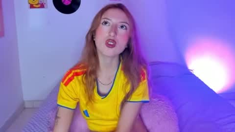 Snapshot of sophie_collins13 chatting on 4, 7, 2026 Sophie online show from 4, 7, 2026