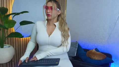  SOPHIE JANNER online show from 1, 6, 2026