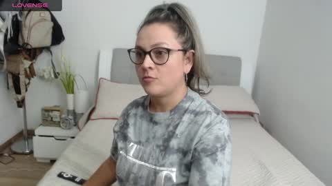 Snapshot of sophie_lopez1 chatting on 9, 12, 2024 Sofa online show from 9, 12, 2024