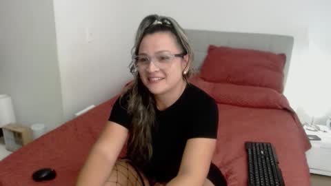 Snapshot of sophie_lopez1 chatting on 11, 10, 2025 Sofa online show from 11, 10, 2025