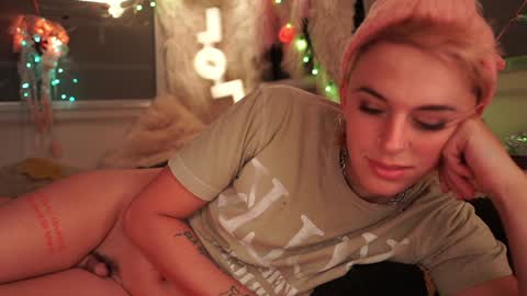 Snapshot of sophie_lovely chatting on 12, 12, 2024 derpy derpington online show from 12, 12, 2024