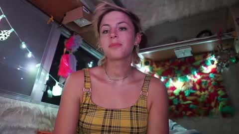 Snapshot of sophie_lovely chatting on 15, 2, 2025 derpy derpington online show from 15, 2, 2025