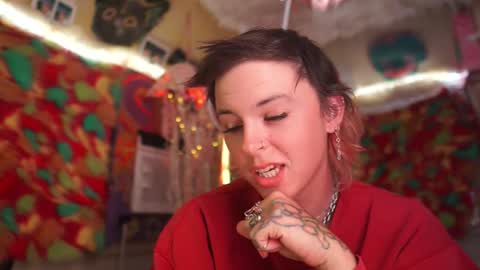 Snapshot of sophie_lovely chatting on 5, 11, 2025 derpy derpington online show from 5, 11, 2025