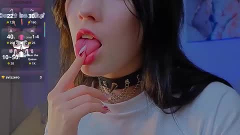 sophie_nomenal_ online show from 5, 11, 2025