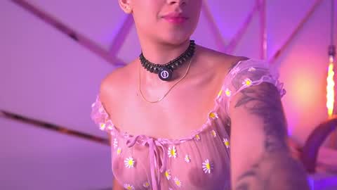 Snapshot of sophie_velvet18 chatting on 28, 5, 2026 Sophie online show from 28, 5, 2026
