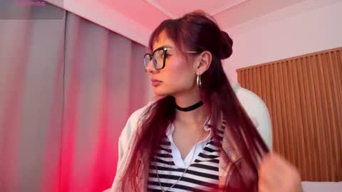 Snapshot of sophiecherry_ chatting on 21, 11, 2025 Sophie IG sophiecherry es online show from 21, 11, 2025